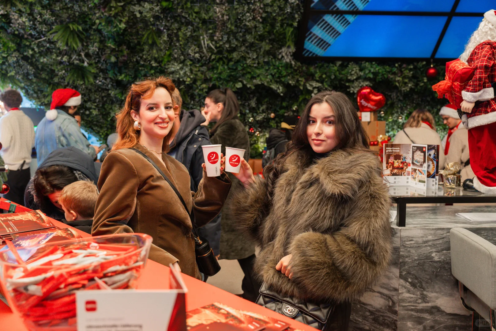 ??Joybuy圣诞快闪活动圆满举办?