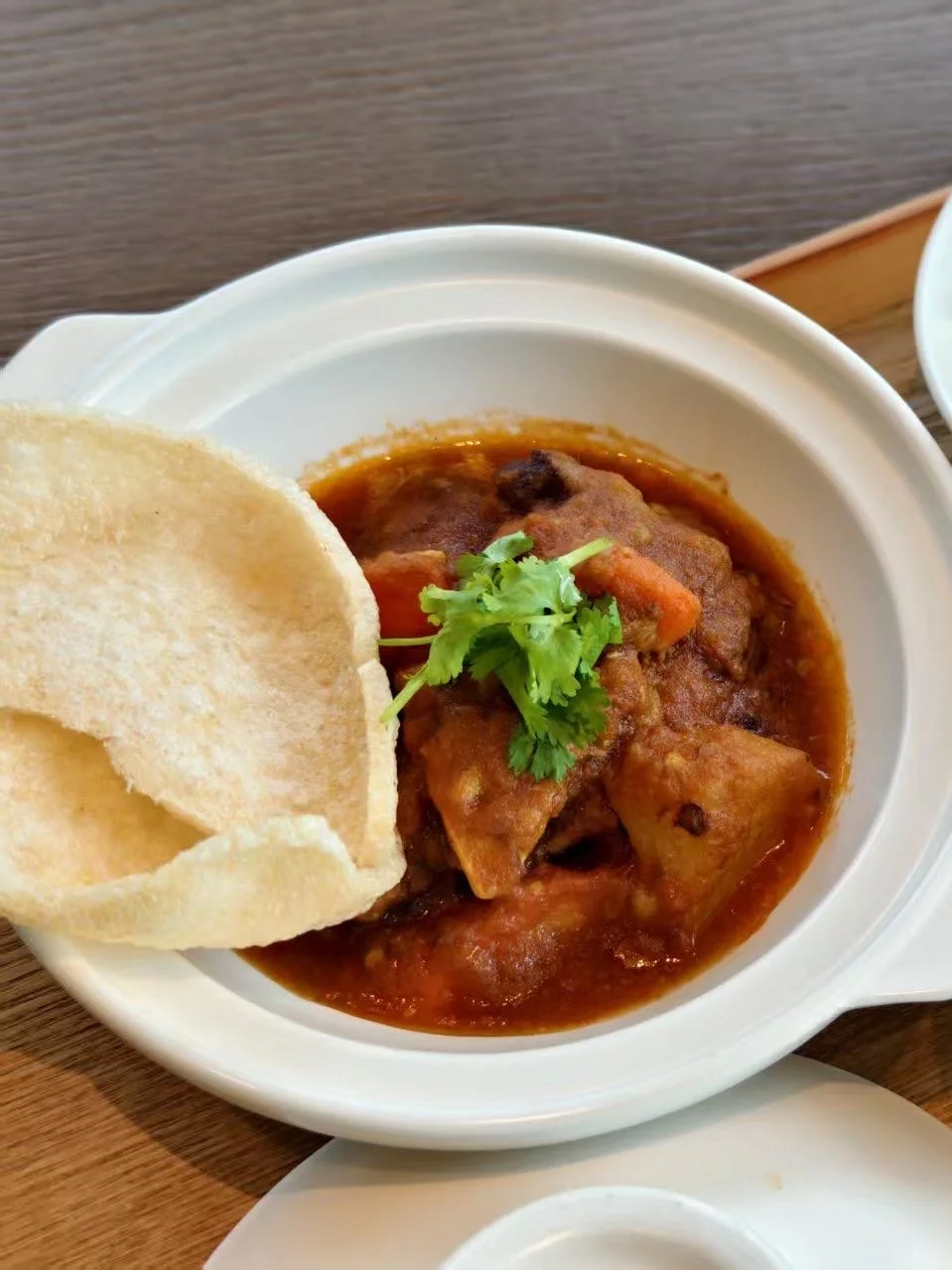 这家万怡把艺术与江景焊死了✨