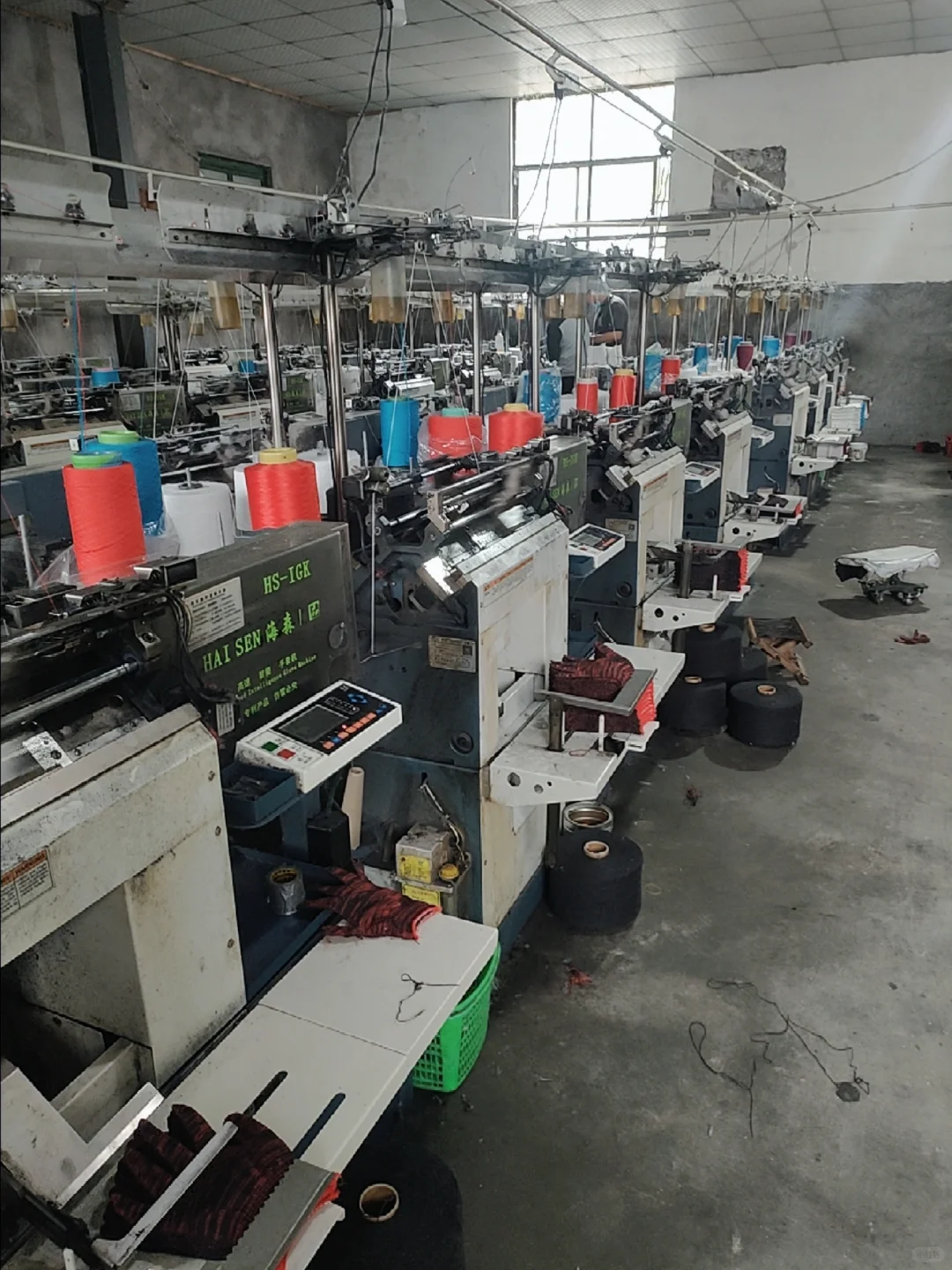 沉浸式感受手套工厂的运转节奏?