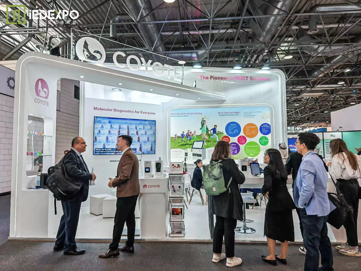 ESCMID白色极简风展台搭建分享