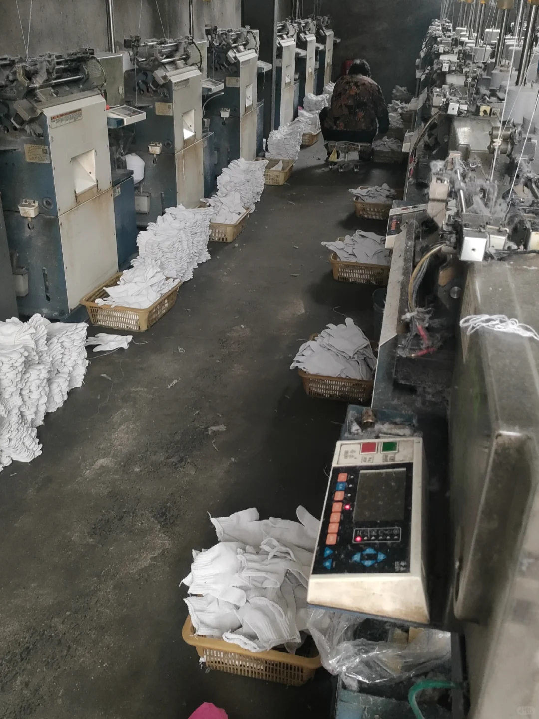 沉浸式感受手套工厂的运转节奏?