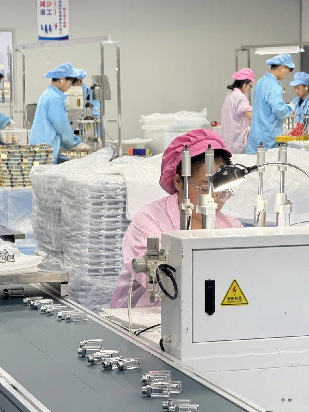 金华｜化妆品工厂，做唇彩管的一天