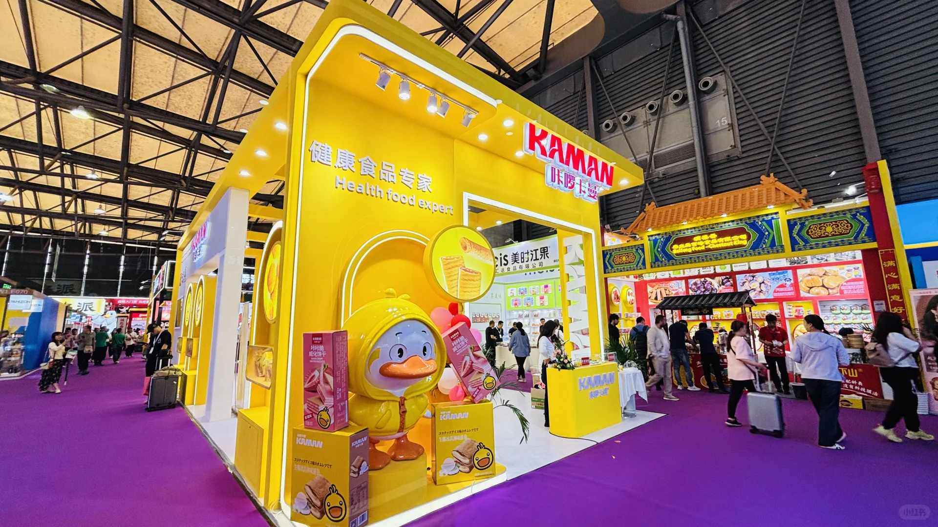 上海西雅食品展现场 ～黄色为基调的展台