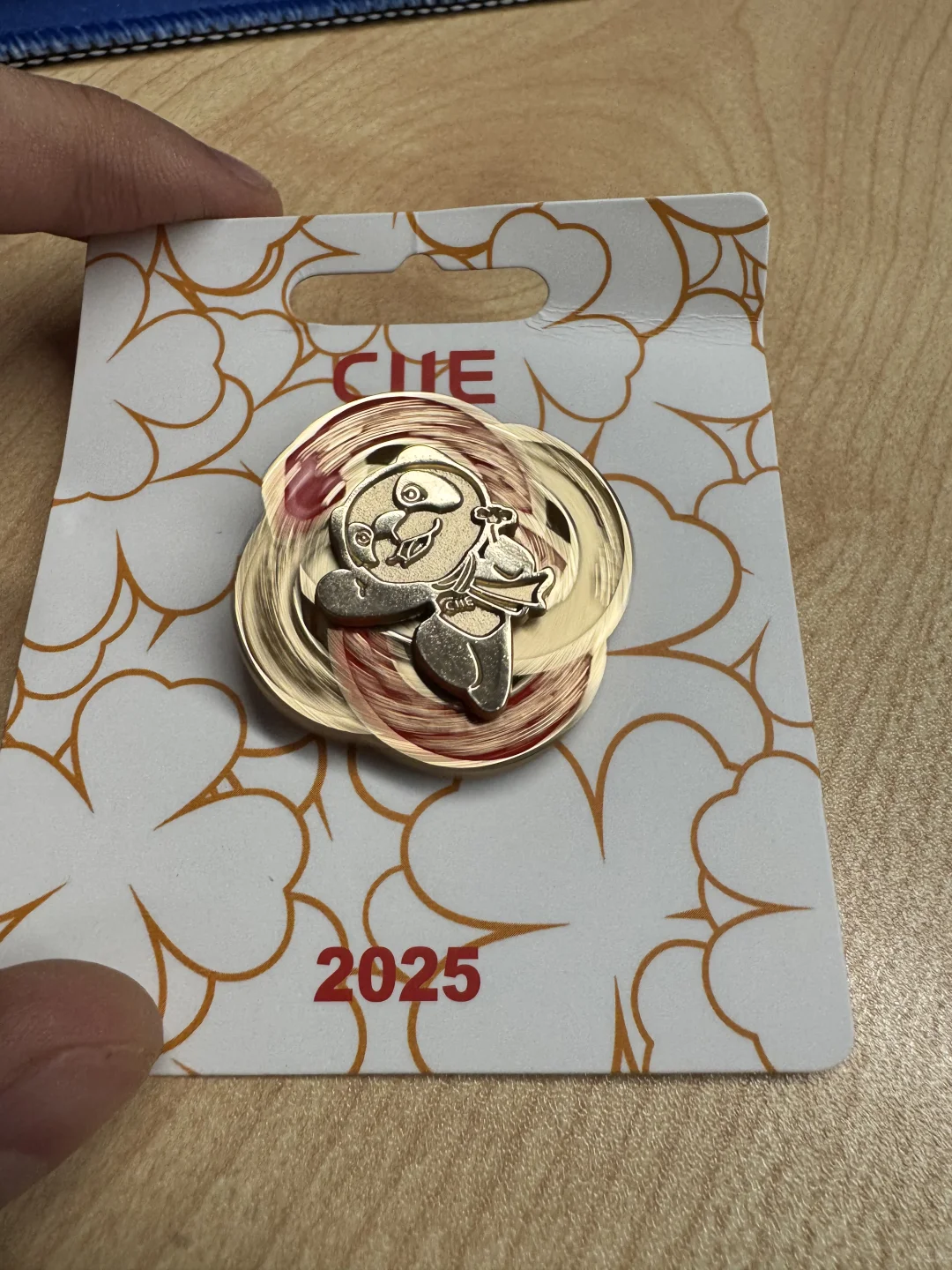 展会文创｜进博会上的pin！