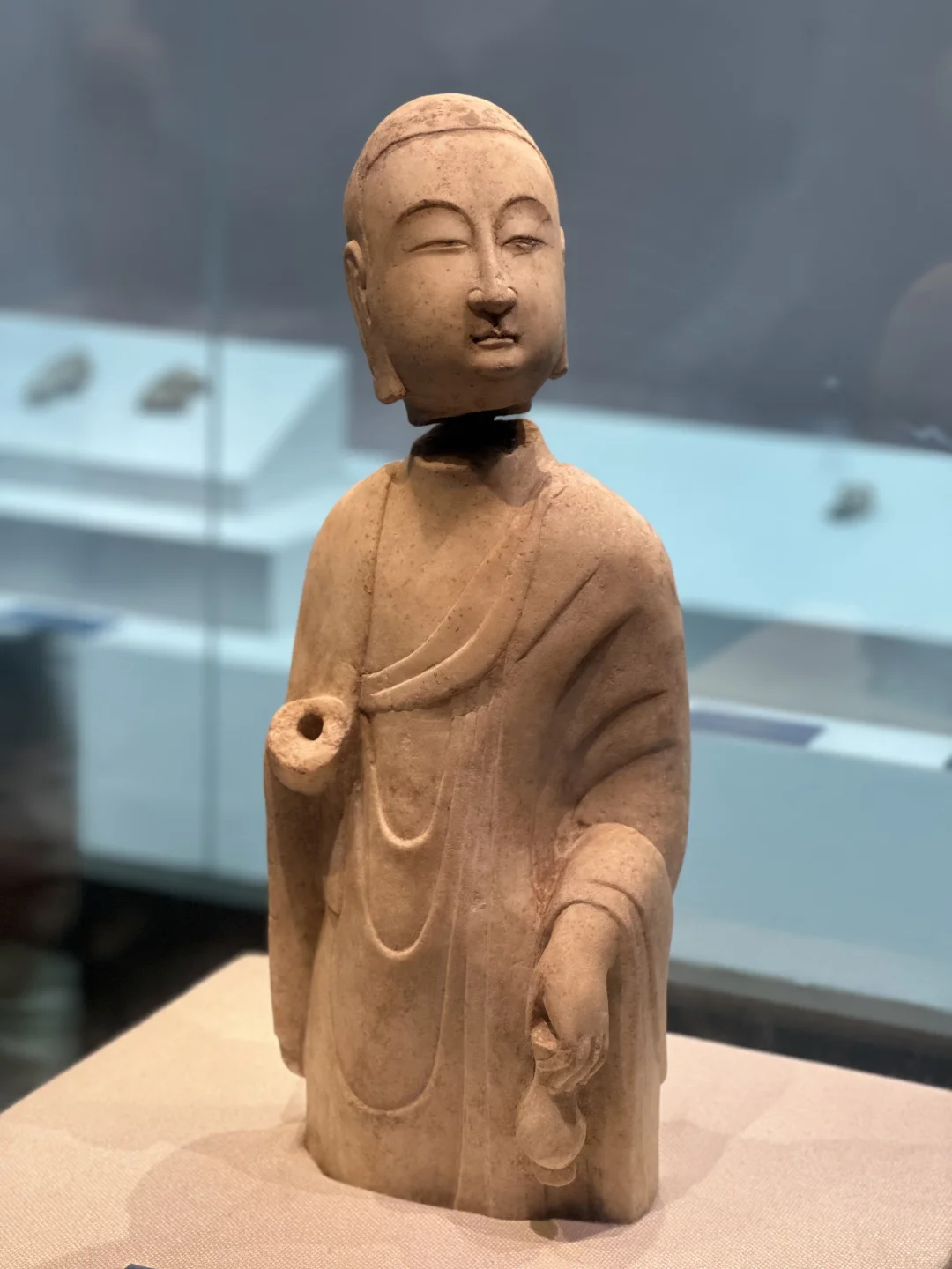 残缺的手臂 依旧可以温暖你的心房