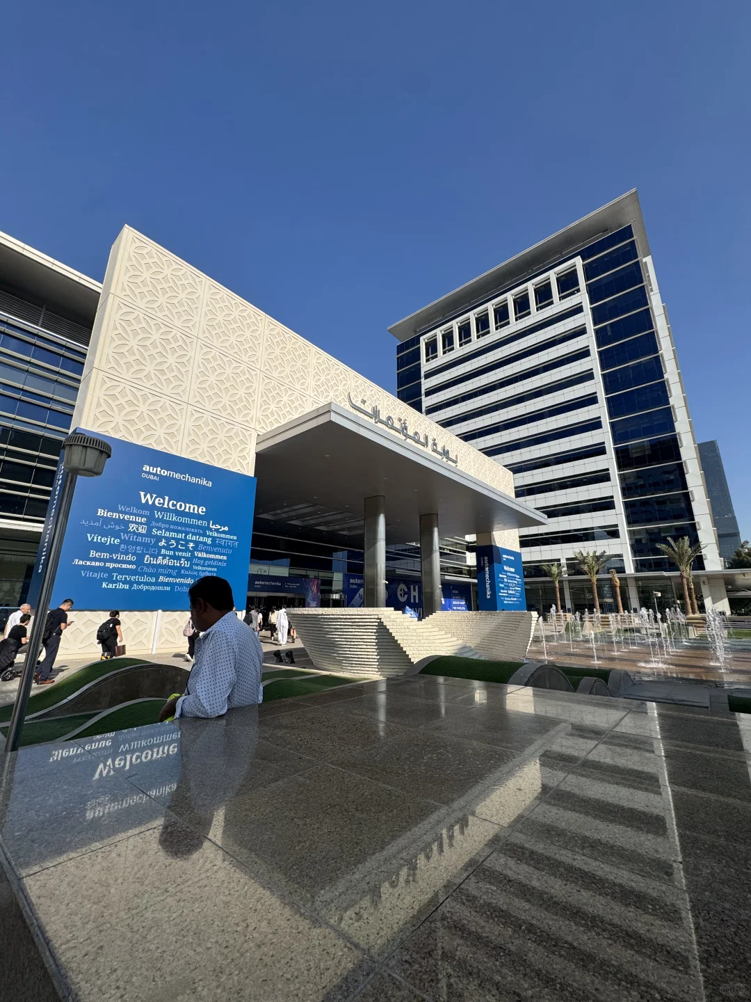 做翻译又做来迪拜出差啦～全球可飞～