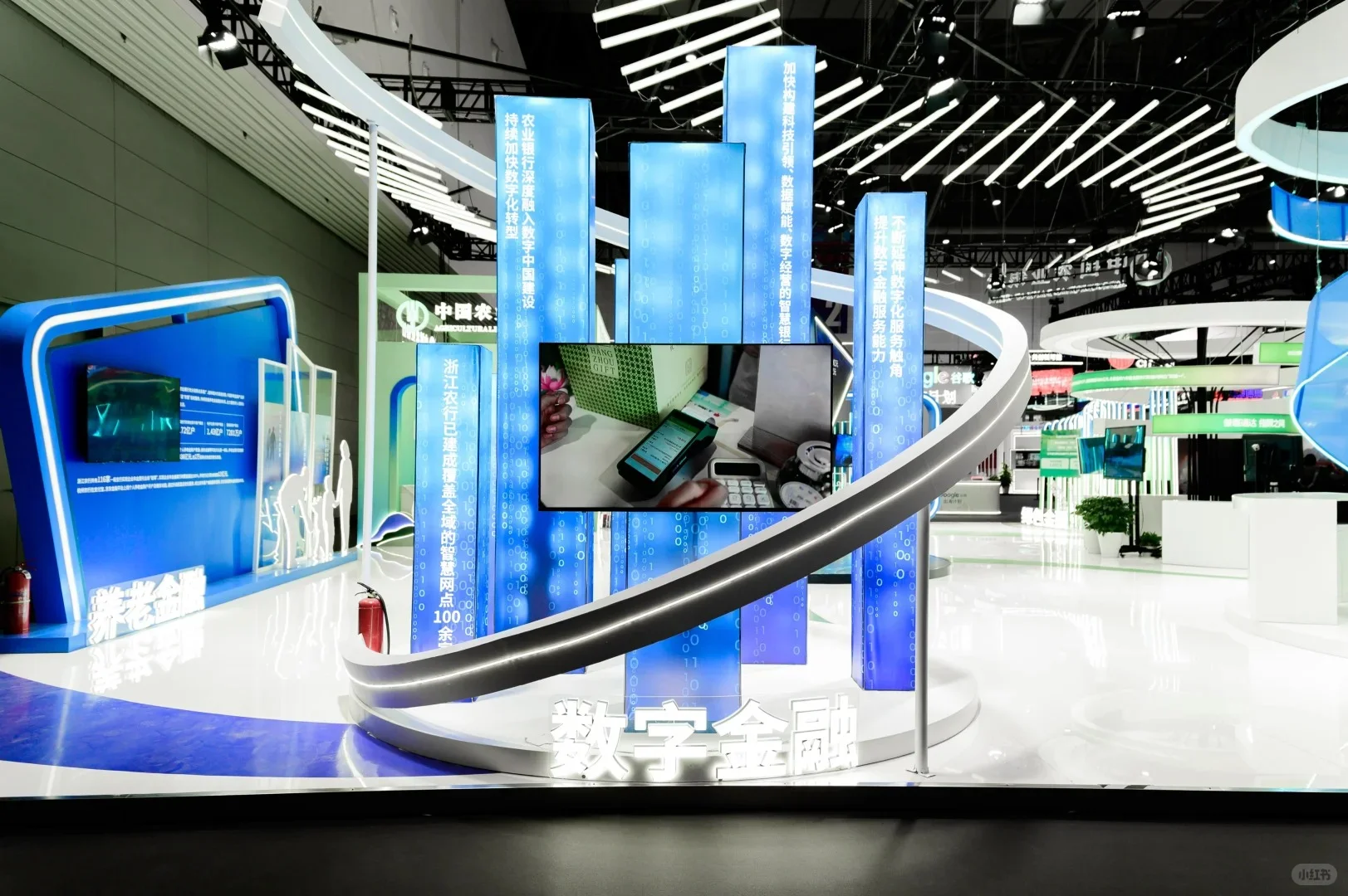 展会隐藏 C 位！支撑柱集合也太会玩了吧✨