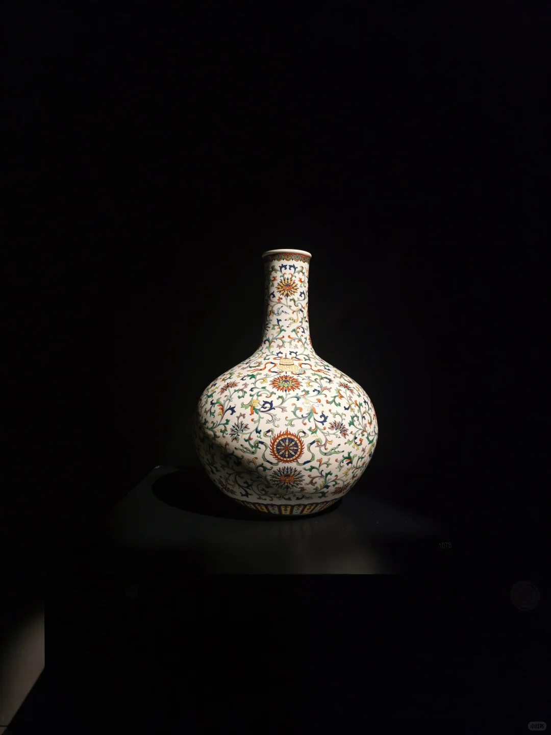 香港神级博物馆❗无玻璃还能上手撸文物?