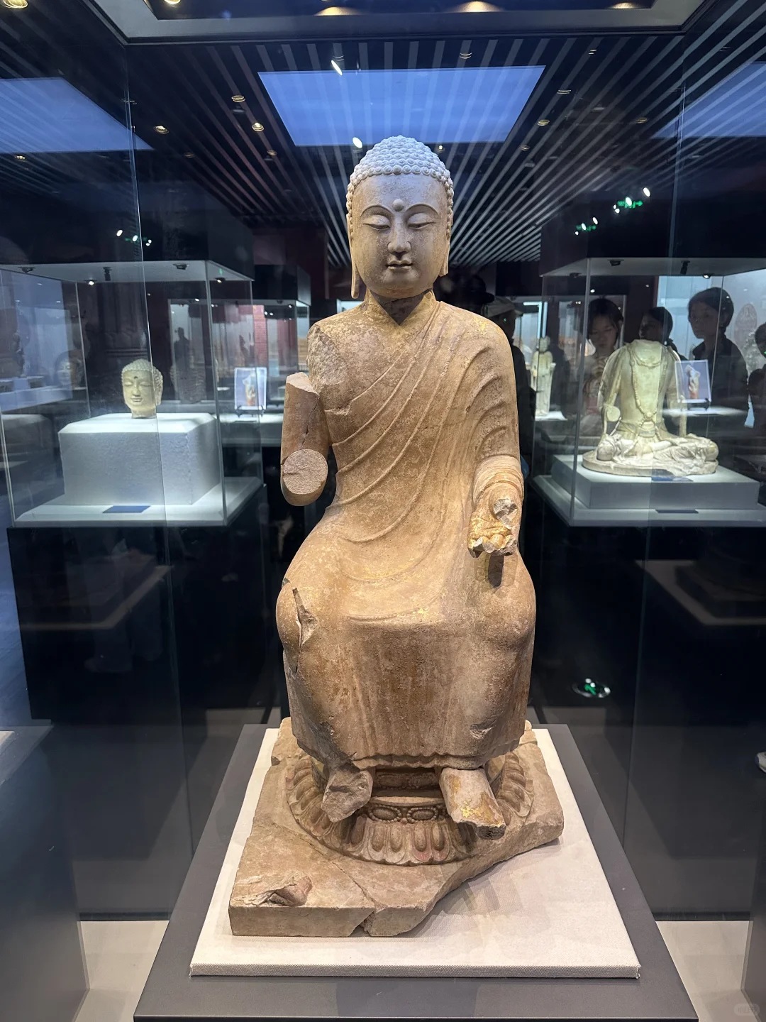 残缺的手臂 依旧可以温暖你的心房