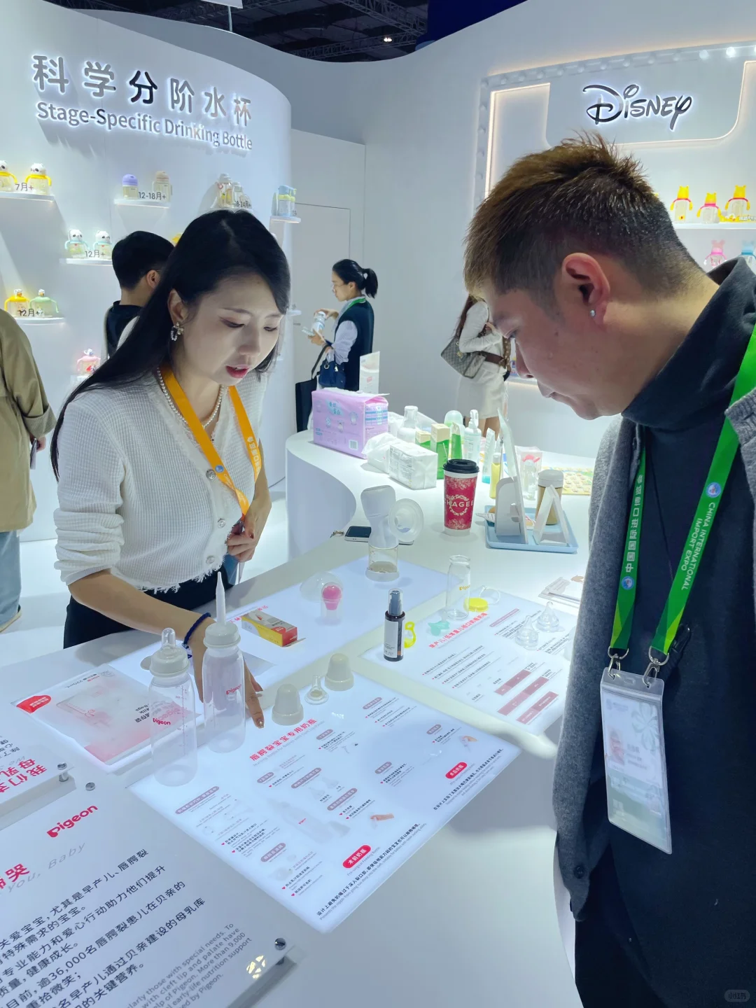 贝亲进博会这个展台，细节赢麻了！