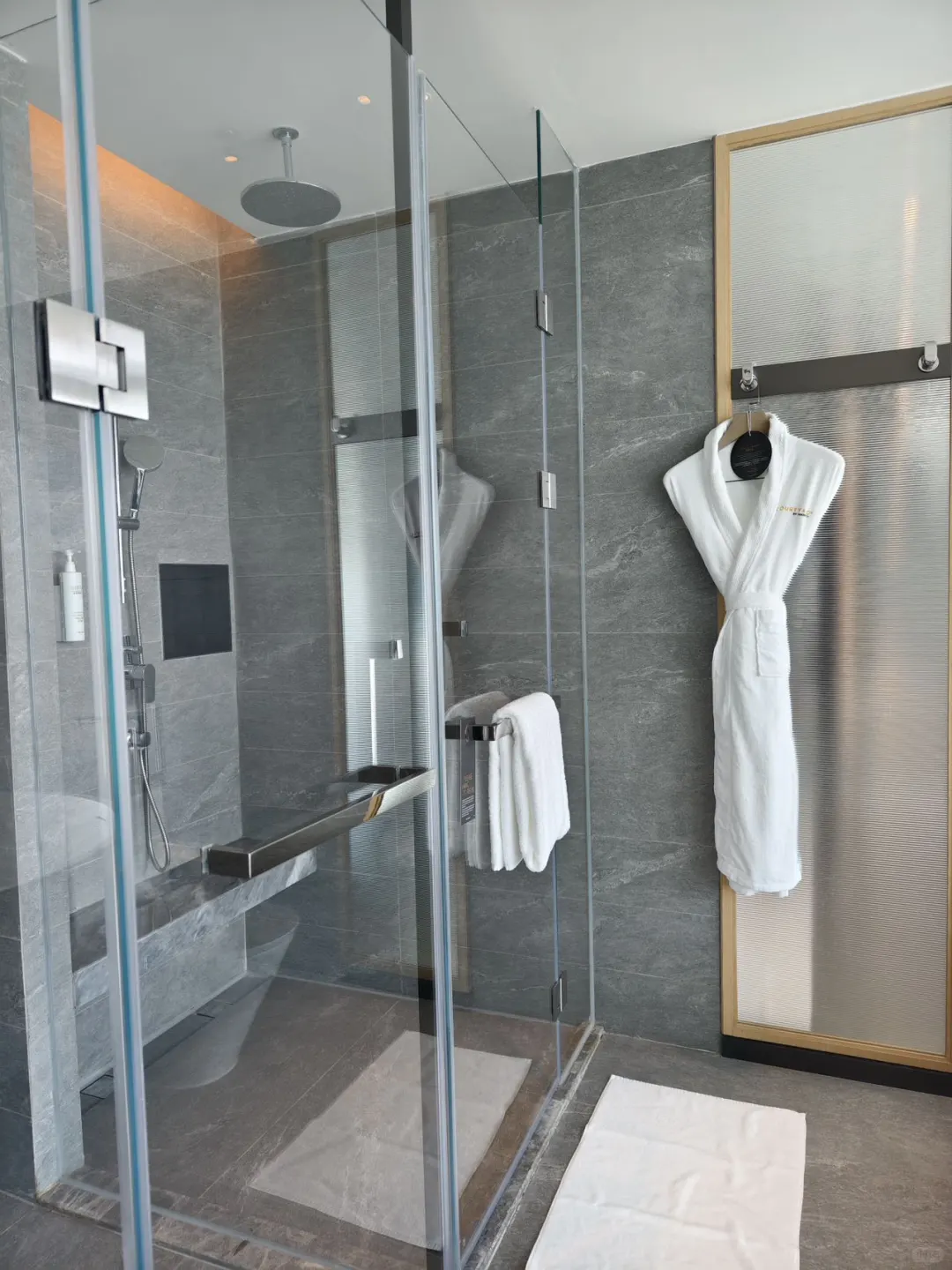 琶洲这家酒店把闺蜜周末过成了艺术大片?