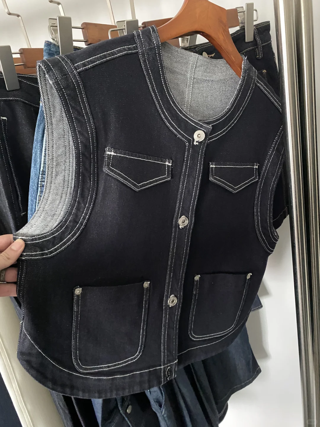 专注一二线品质的广州服装加工厂