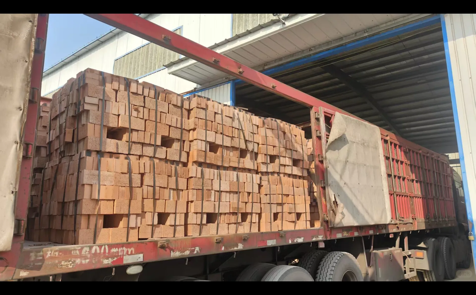 优质红砖批发，量大价优。随时滴滴