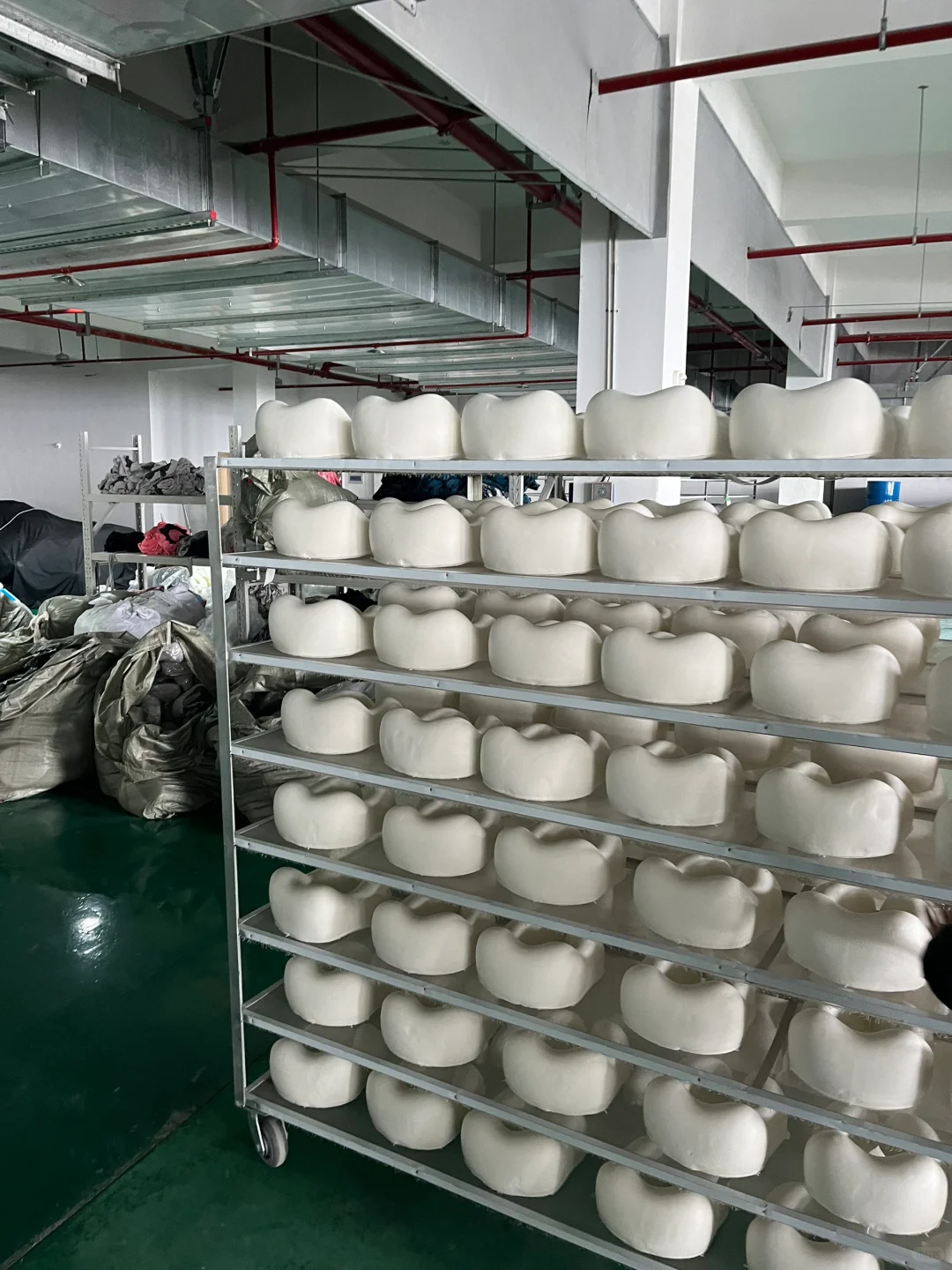 跨境家纺外贸记忆棉枕头工厂 产品丰富