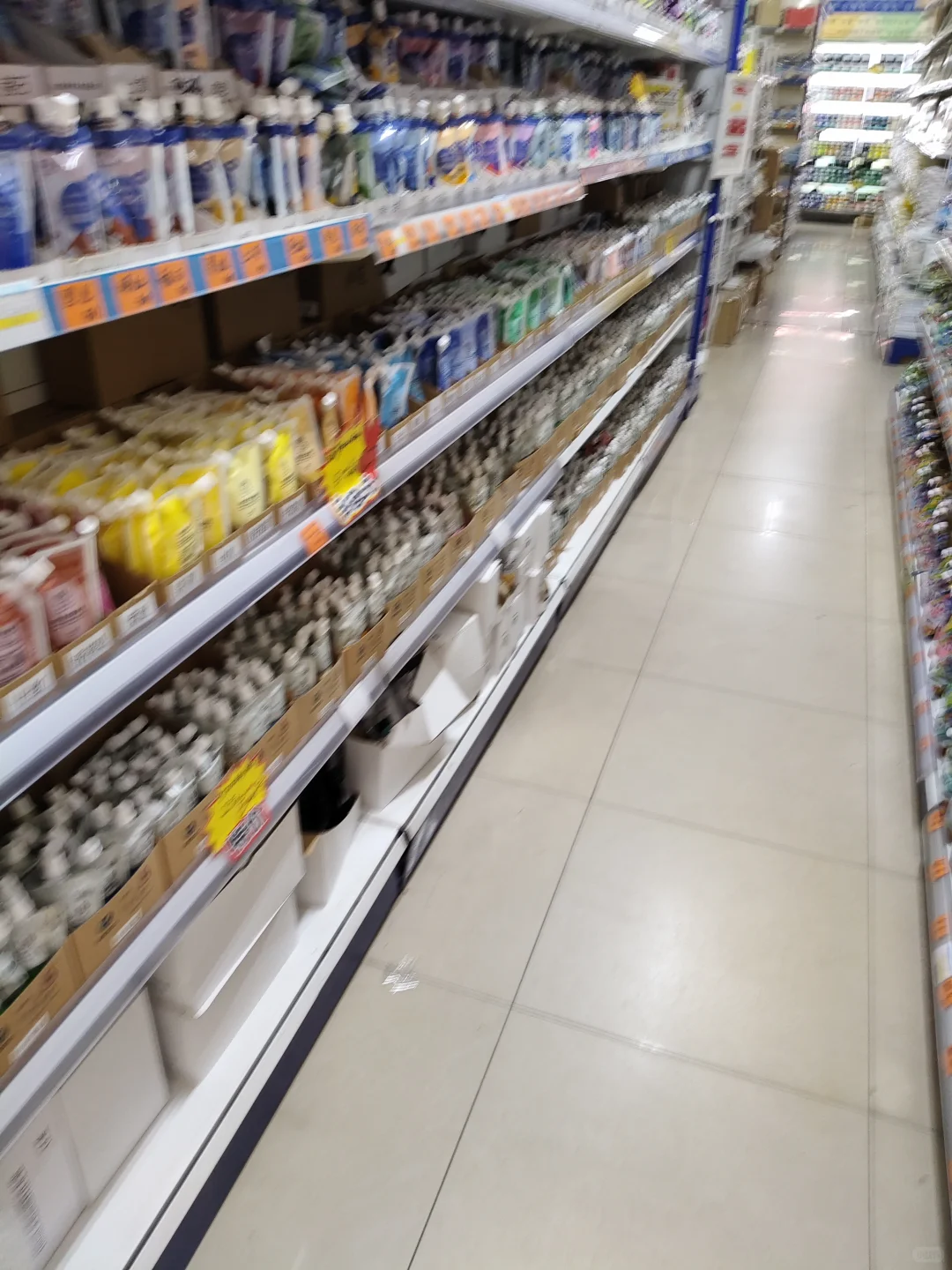 看看这家工厂门店画材