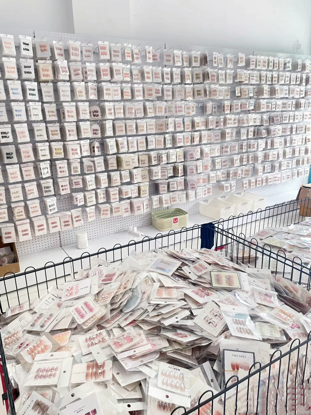 纯手工穿戴甲源头批发工厂！挑花眼了?