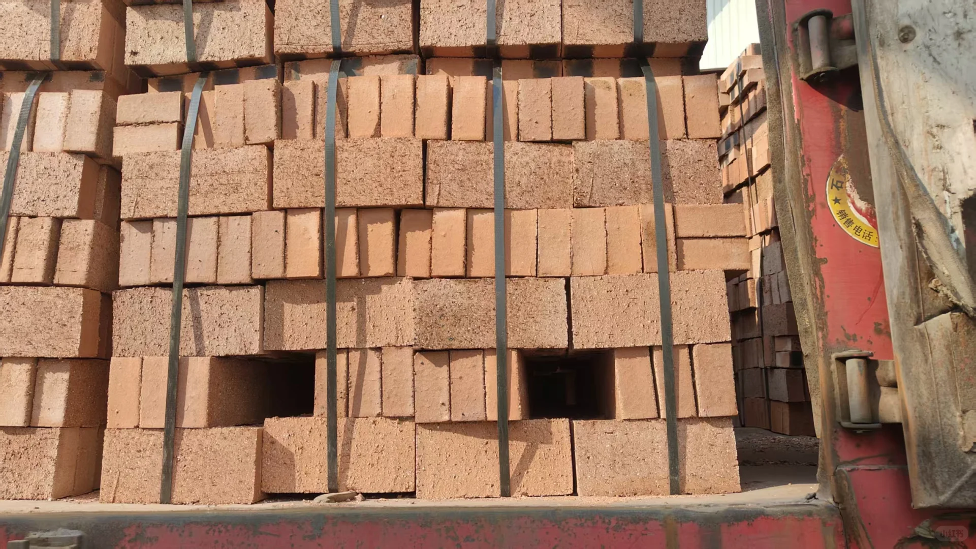 优质红砖批发，量大价优。随时滴滴