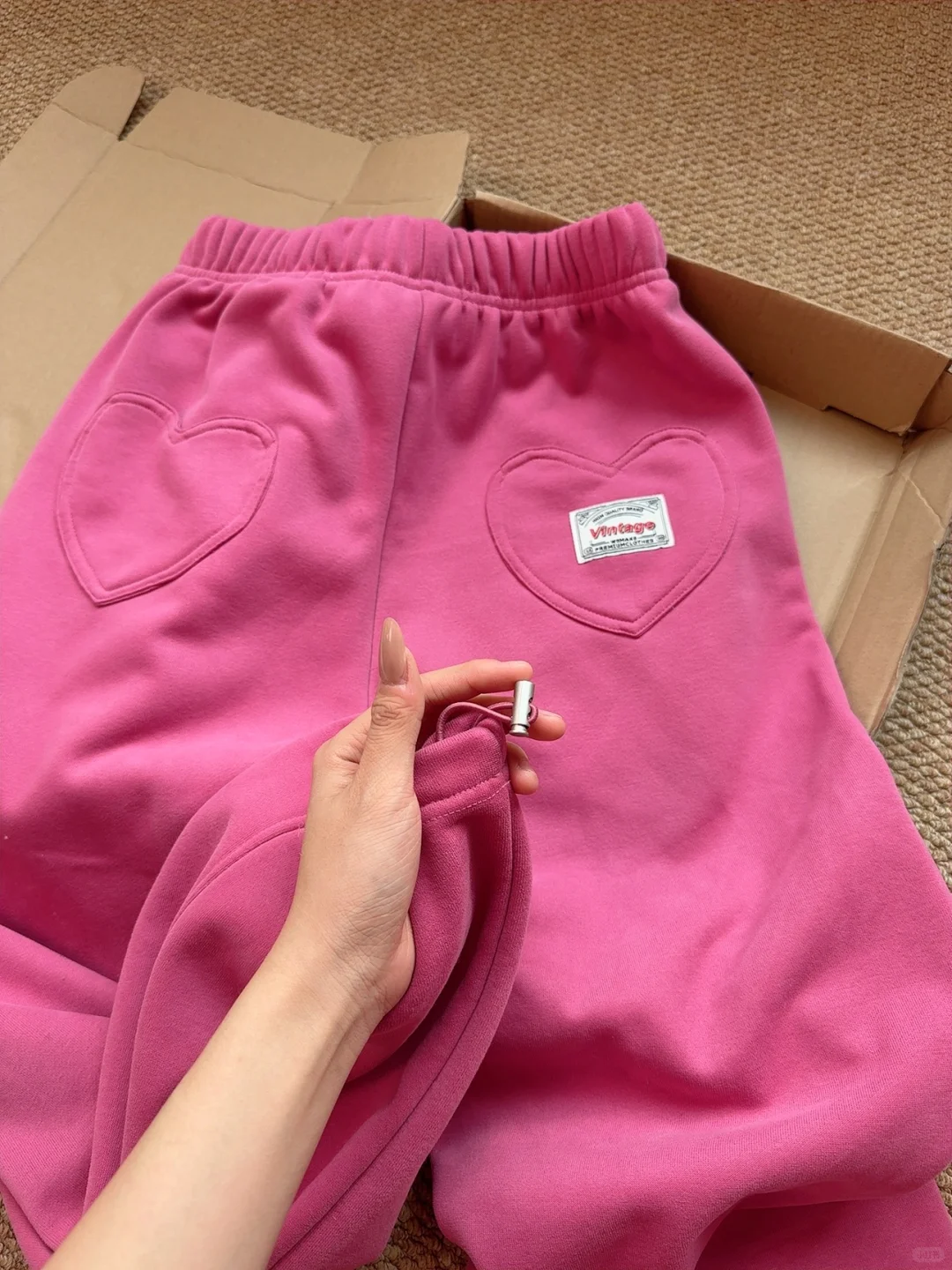 谁懂啊‼️这条树莓粉卫裤直接戳中我心巴‼️