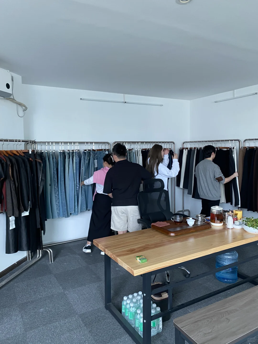 专注一二线品质的广州服装加工厂