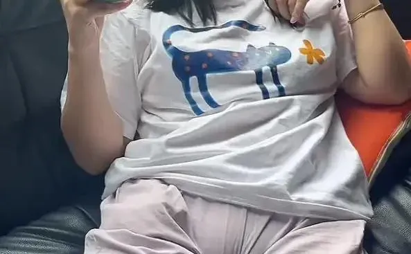 被这件睡衣穿上的快乐yyds