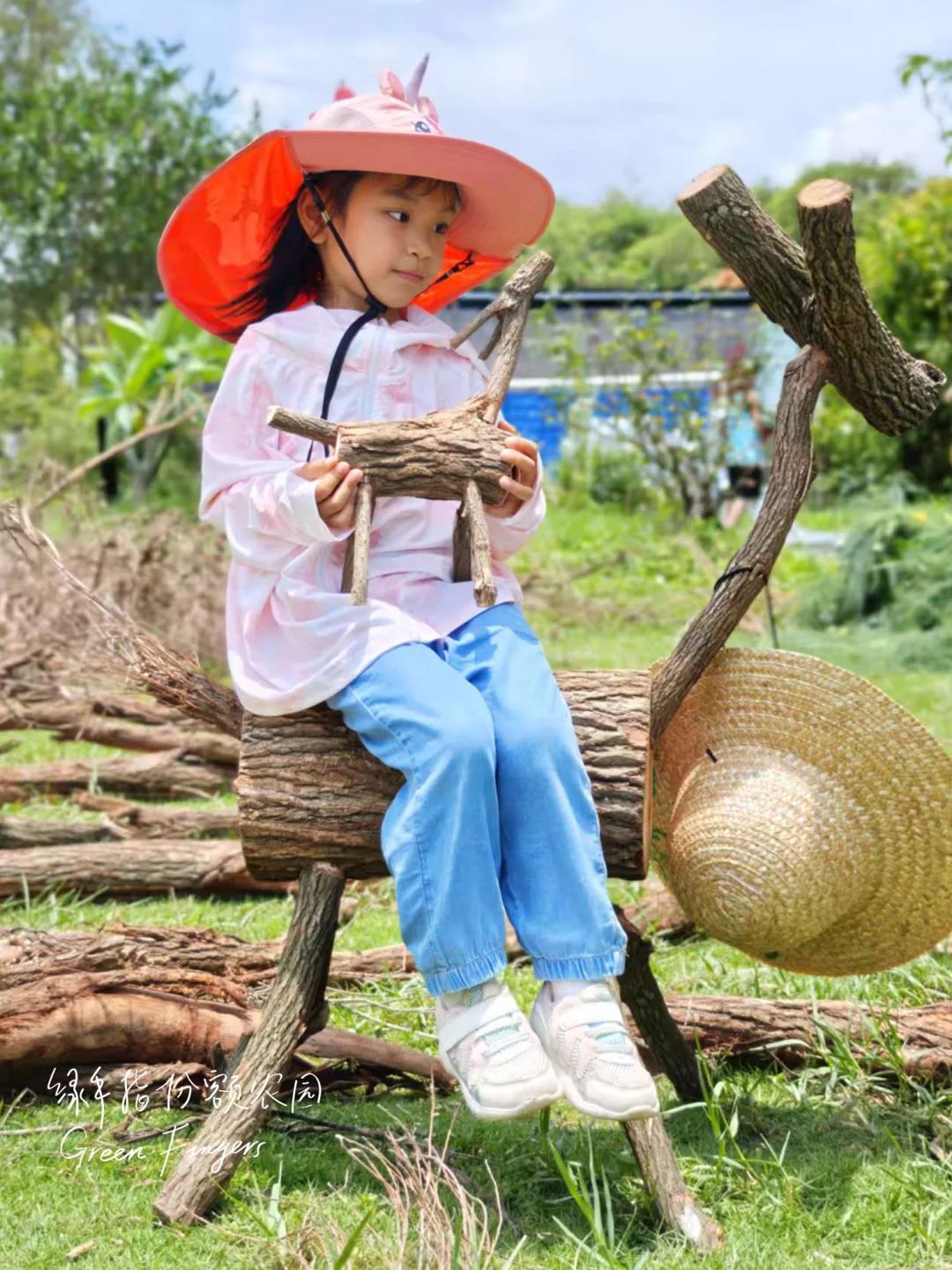 ?废弃树枝大改造！农场变身艺术乐园?