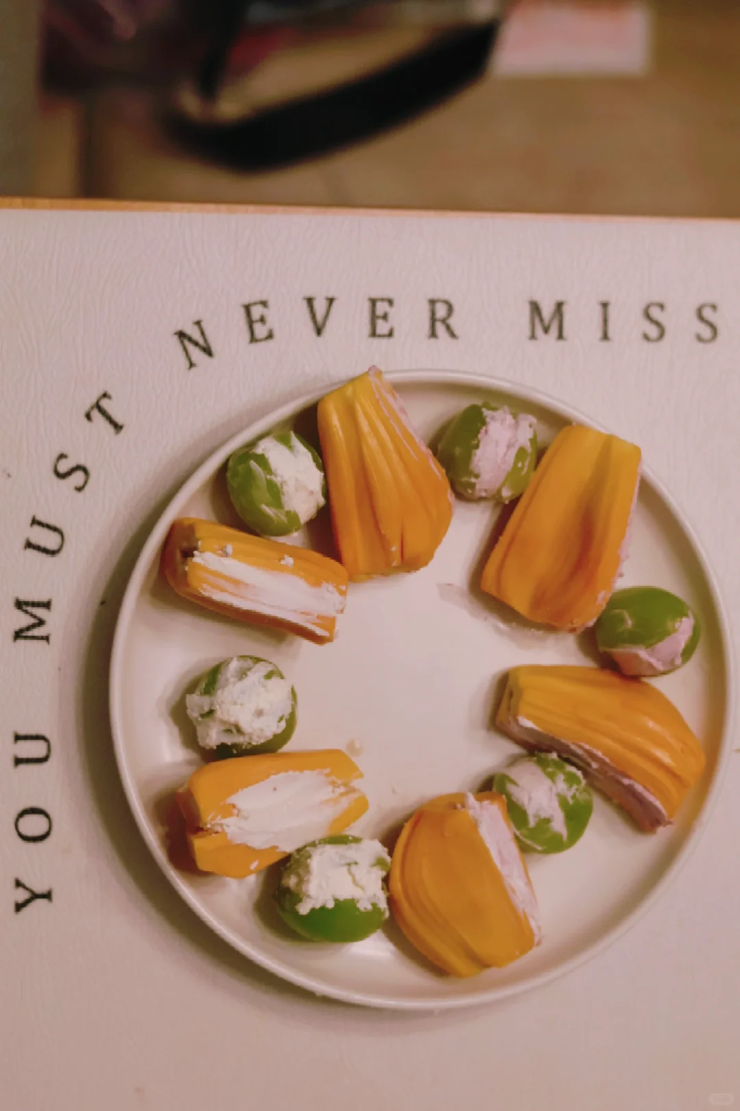 夜市4元一个的菠萝蜜夹轻松get✅