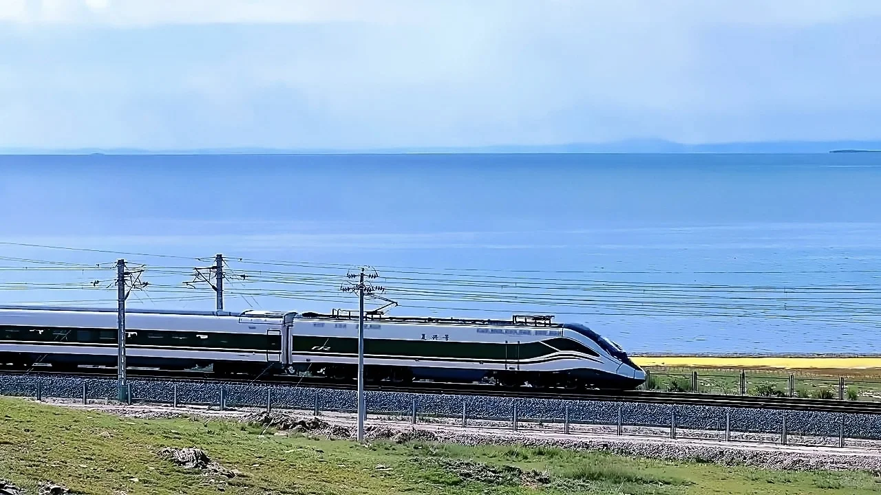 青藏铁路雁石坪站12月11日开始客运作业