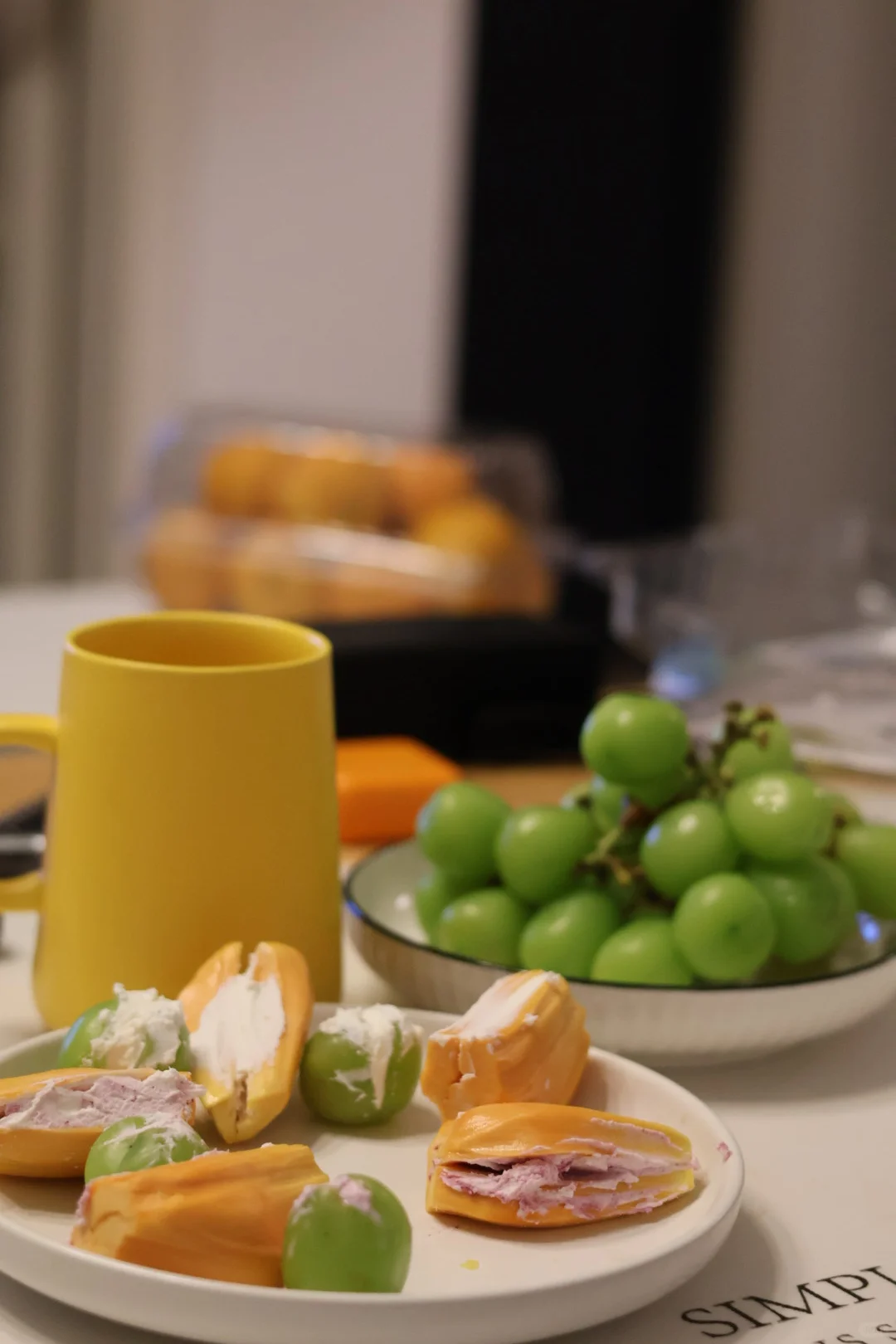 夜市4元一个的菠萝蜜夹轻松get✅