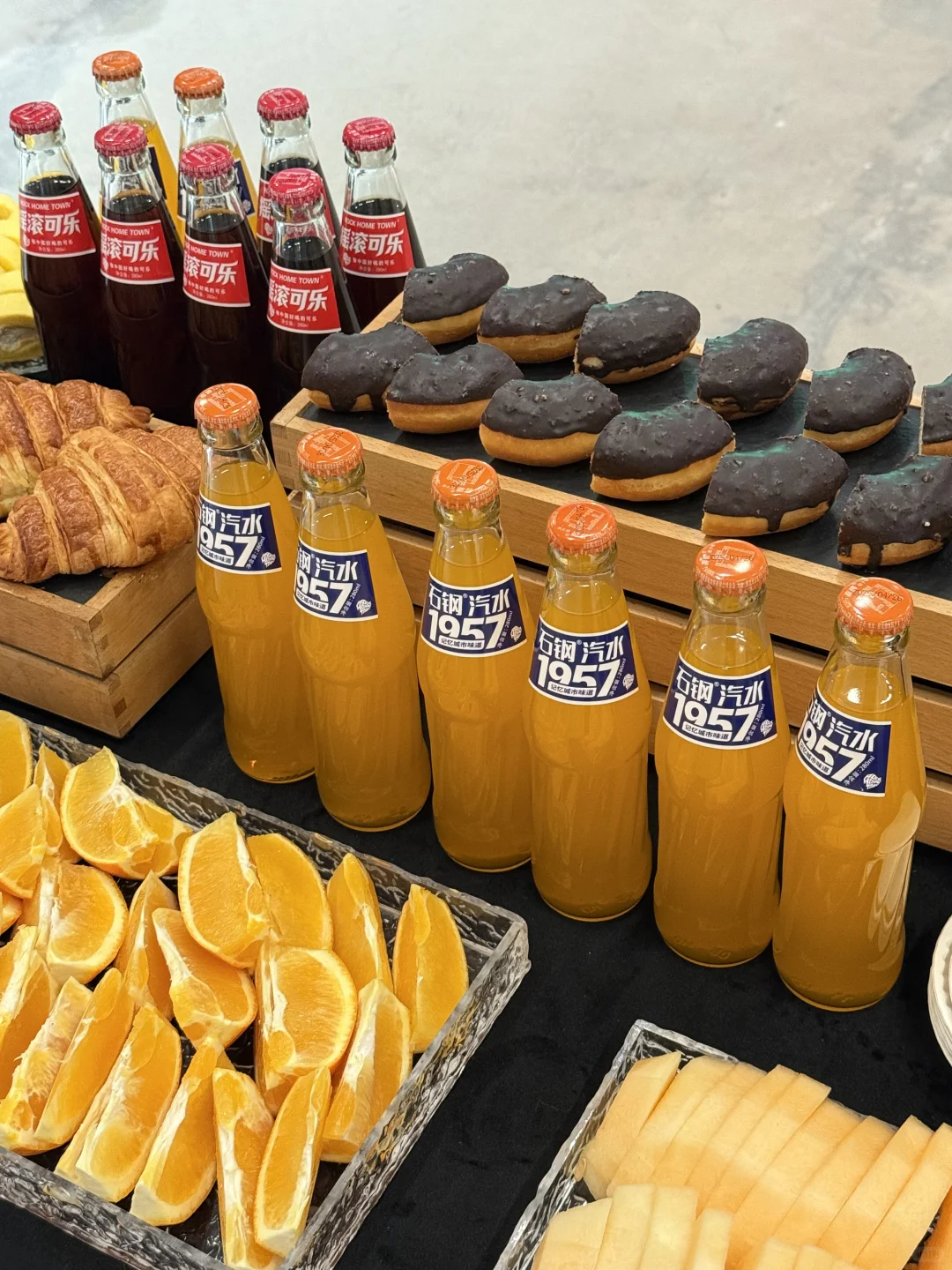 石家庄工业风场馆惊现《七只不抓老鼠的猫》?