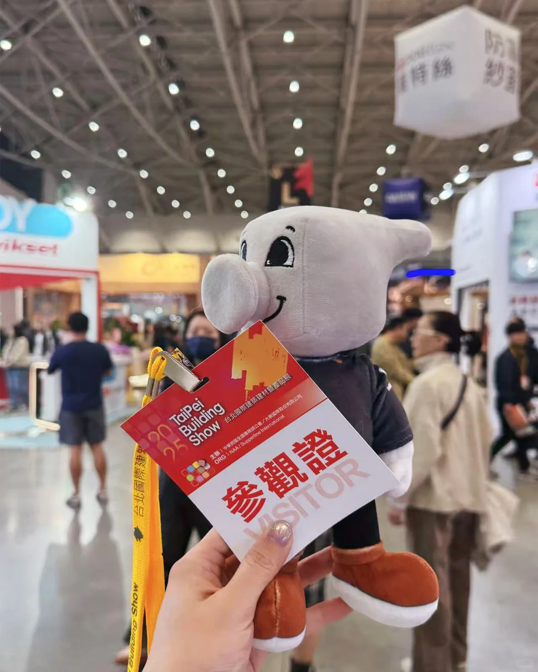 秘密行动? 10小时飞行只为参加这个展会