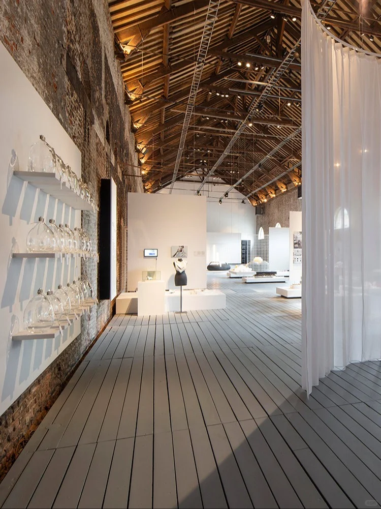 展览设计 I 轻盈如空气