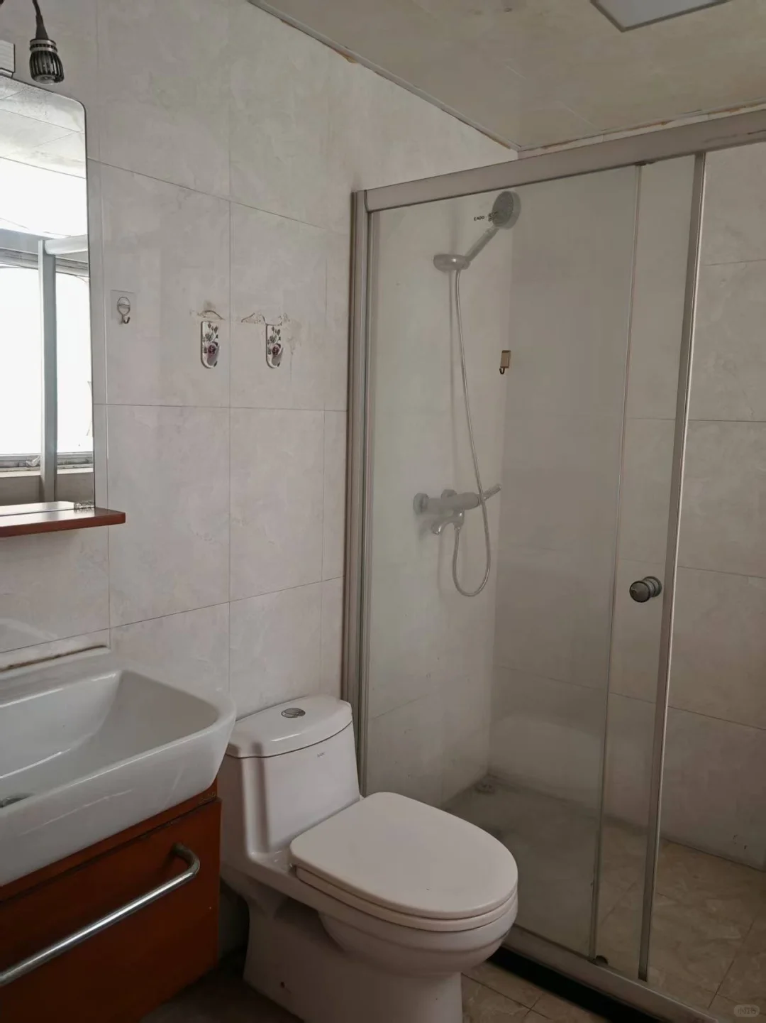 观山湖区会展城附近找合租室友