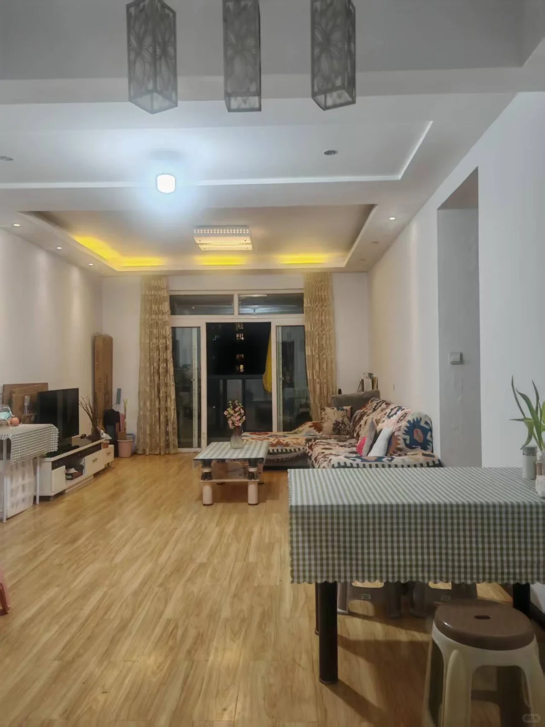 观山湖区会展城附近找合租室友