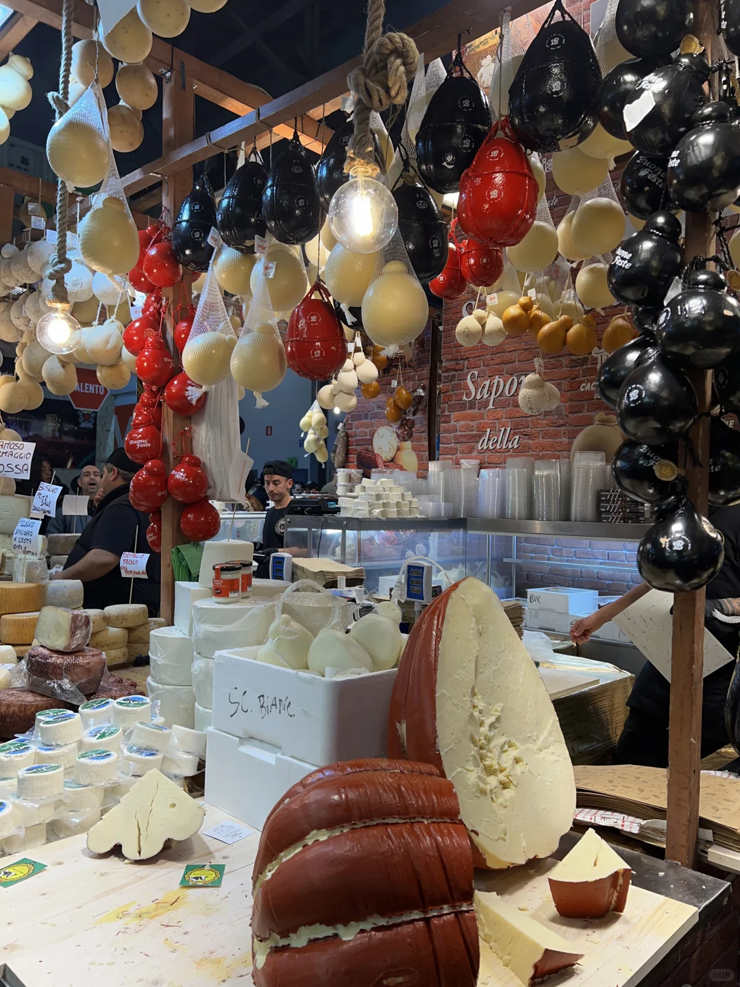 暴走6小时腿已断!米兰圣诞?大集实况!