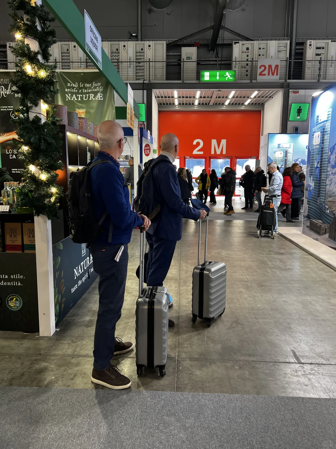 暴走6小时腿已断!米兰圣诞?大集实况!