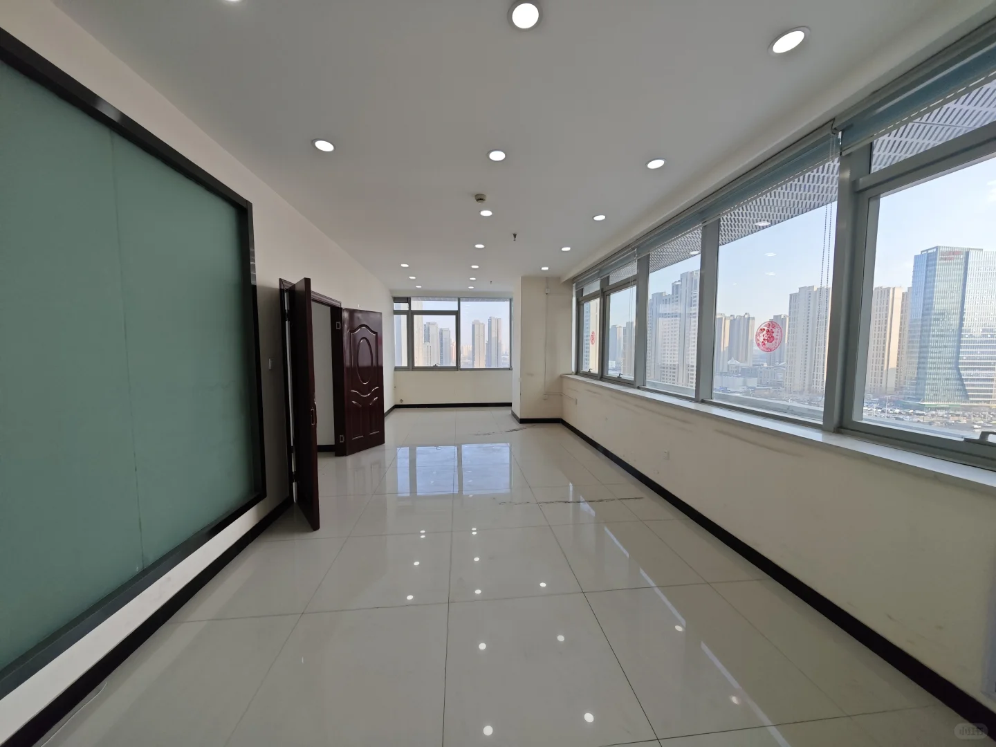 这便宜吗?1.6租了这套水区会展中心写字间