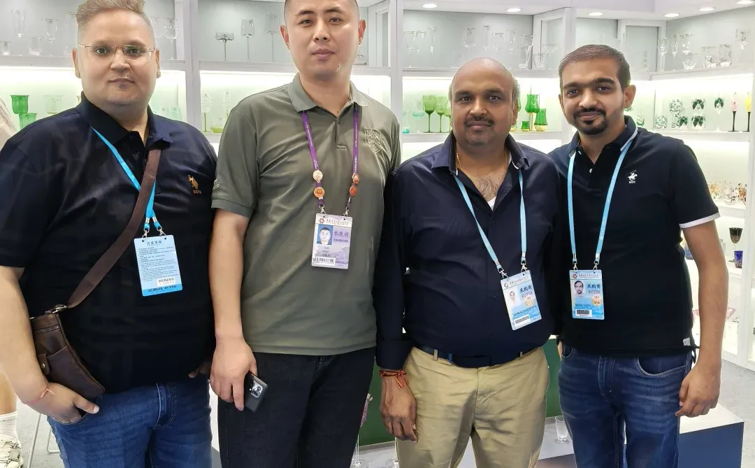 携手国际友人，共绘未来蓝图