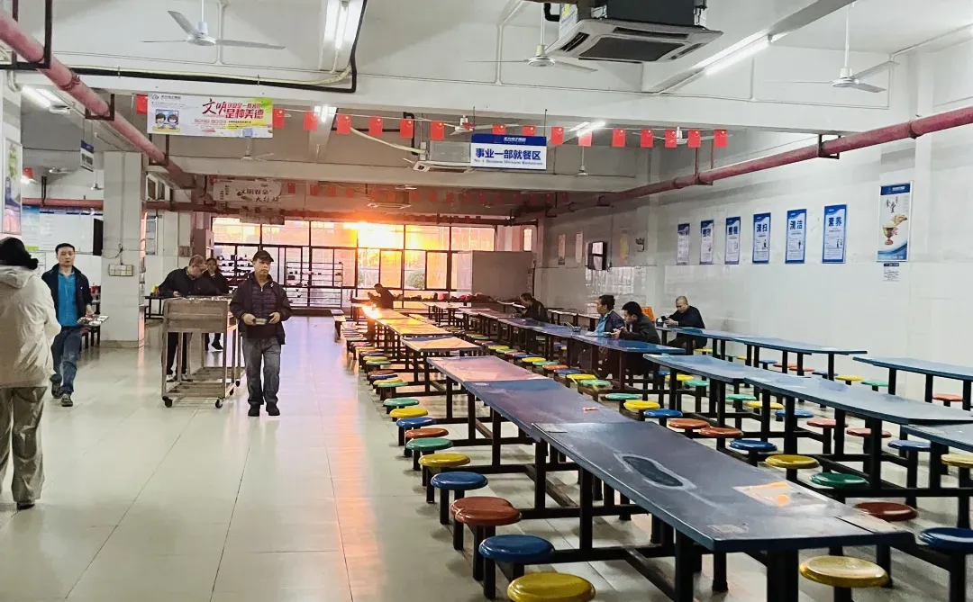 电子厂的第六天 好想跑路 好想回家 。。