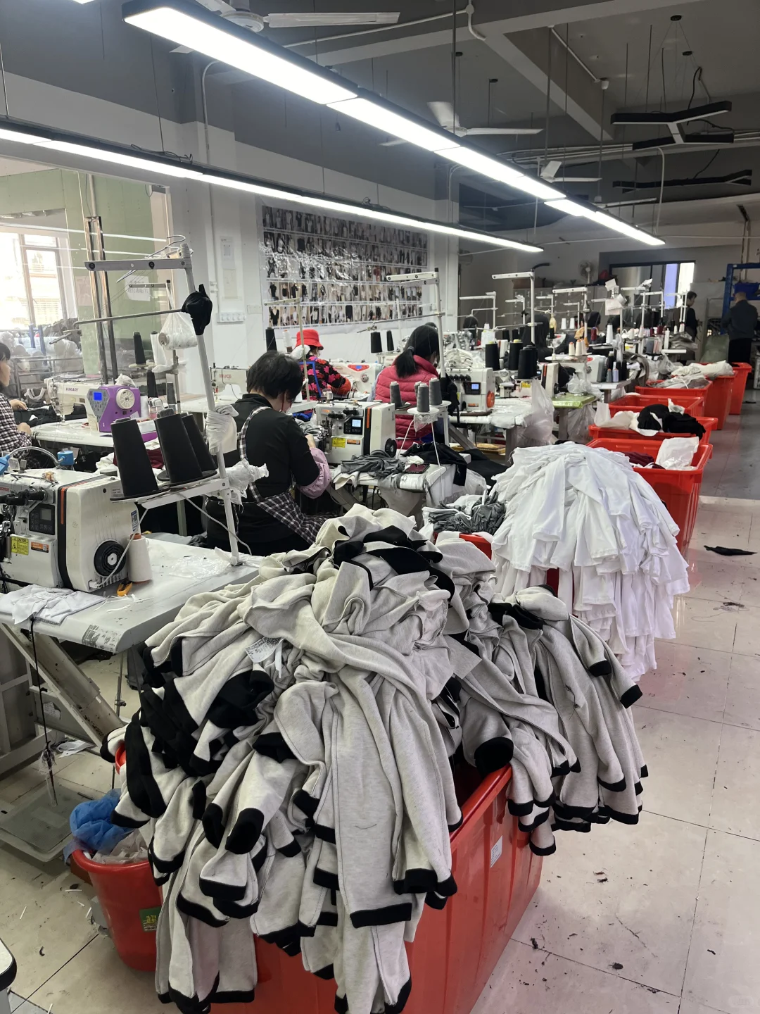 双12，服装人的工厂忙着在缝纫机上冒火花