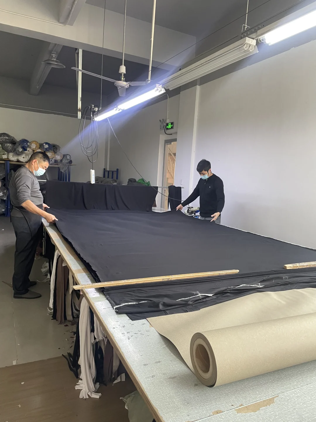 双12，服装人的工厂忙着在缝纫机上冒火花