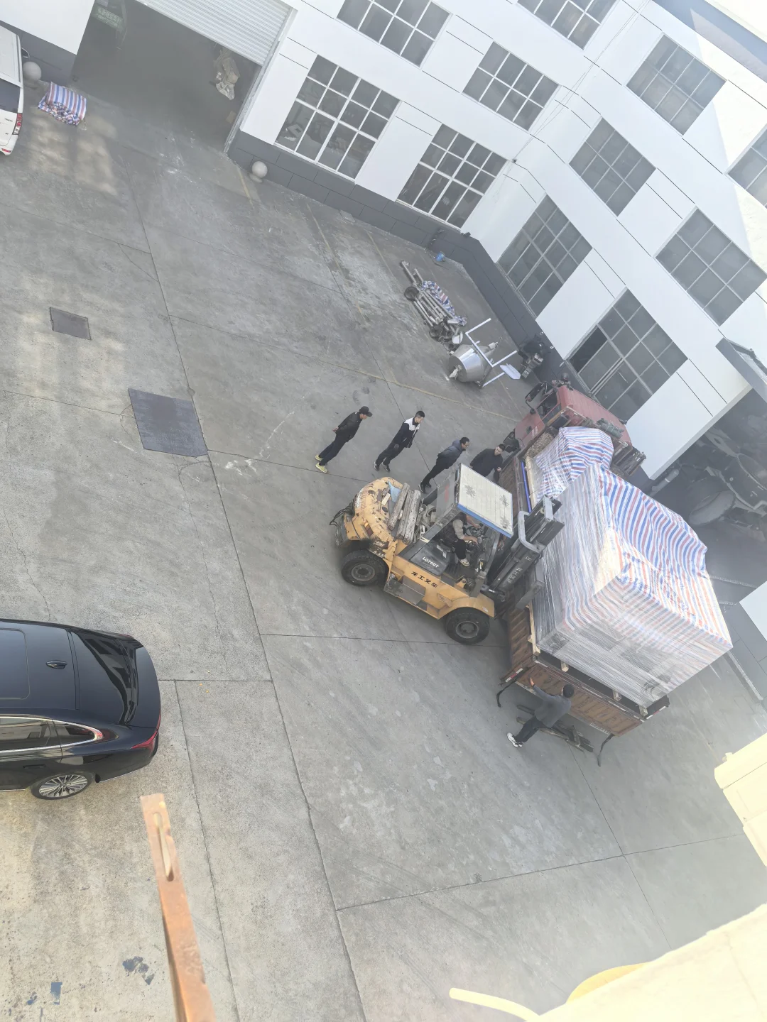 纯净水生产线矿泉水生产线装车发货