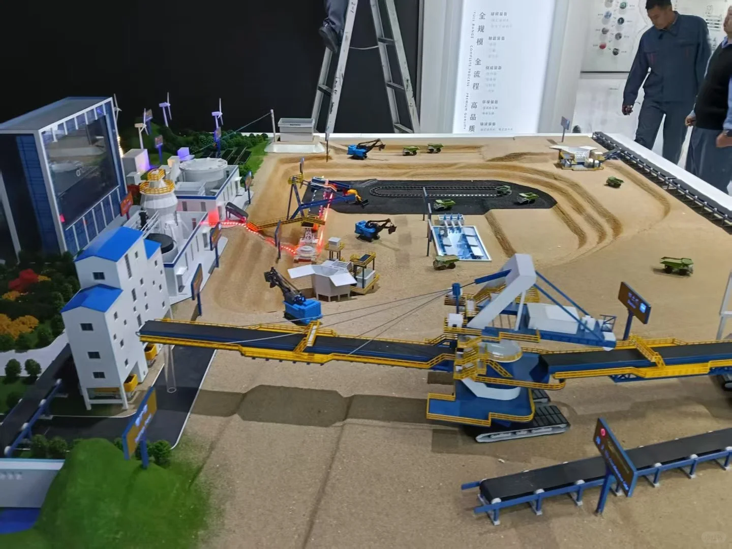 沉浸式逛砂石生产线沙盘✨也太酷了吧!