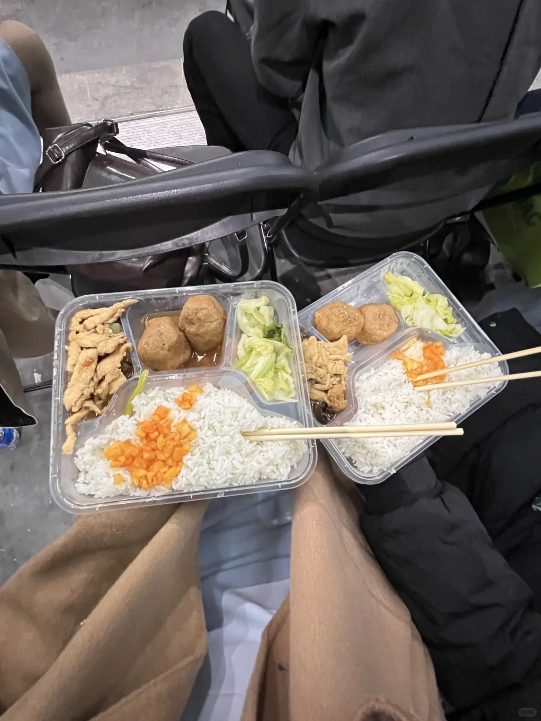 大学生勇闯广交会车展