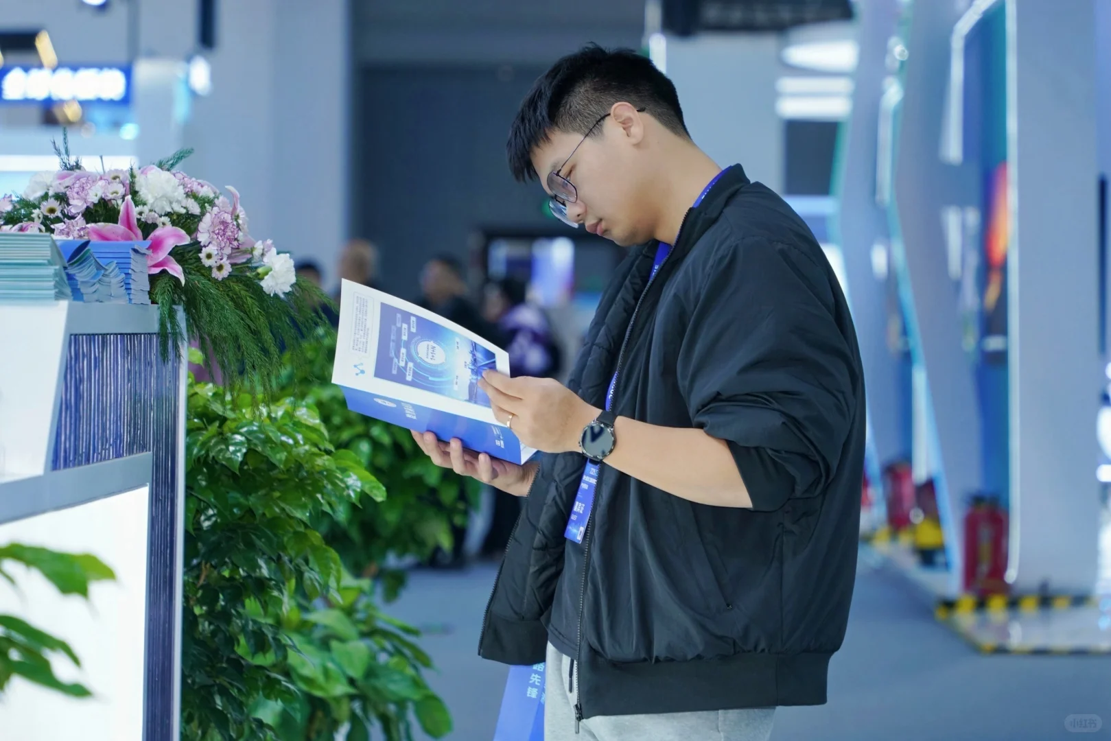 今日要闻：怎么展会里都是男摄