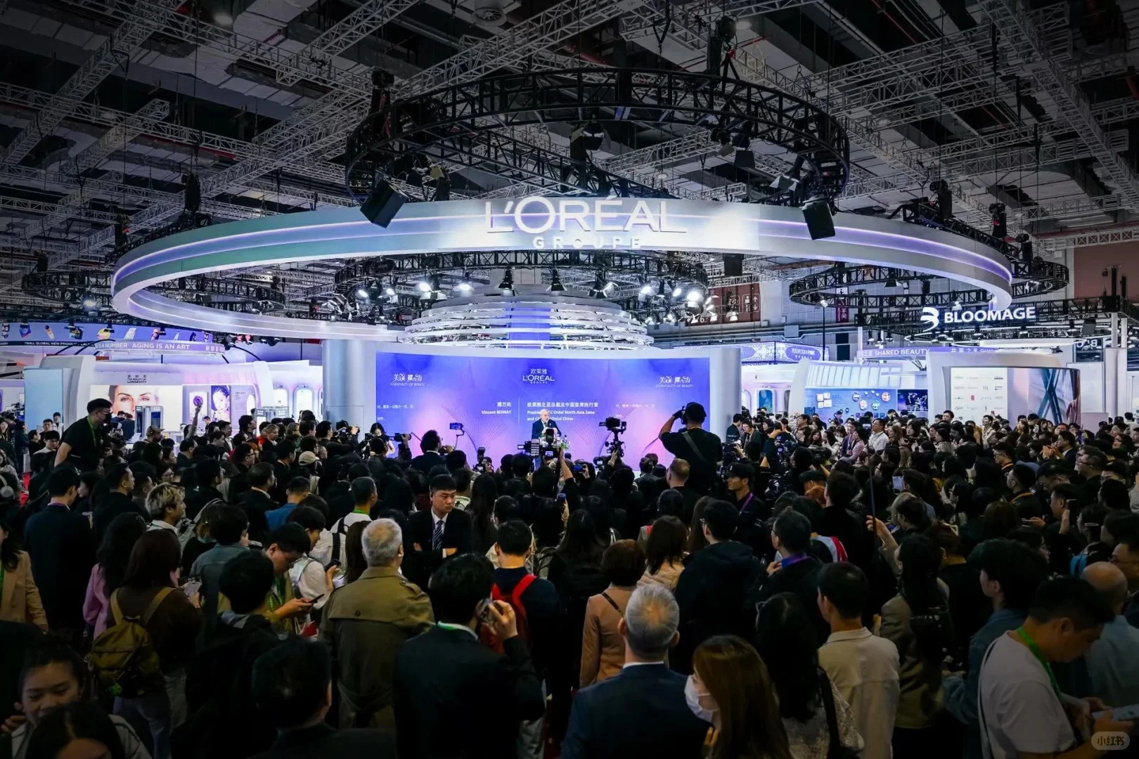 欧莱雅“美妆寰宇”，探索未来之美