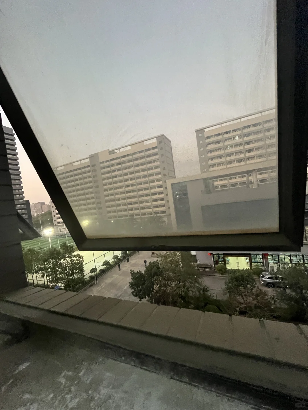 电子厂的第六天 好想跑路 好想回家 。。