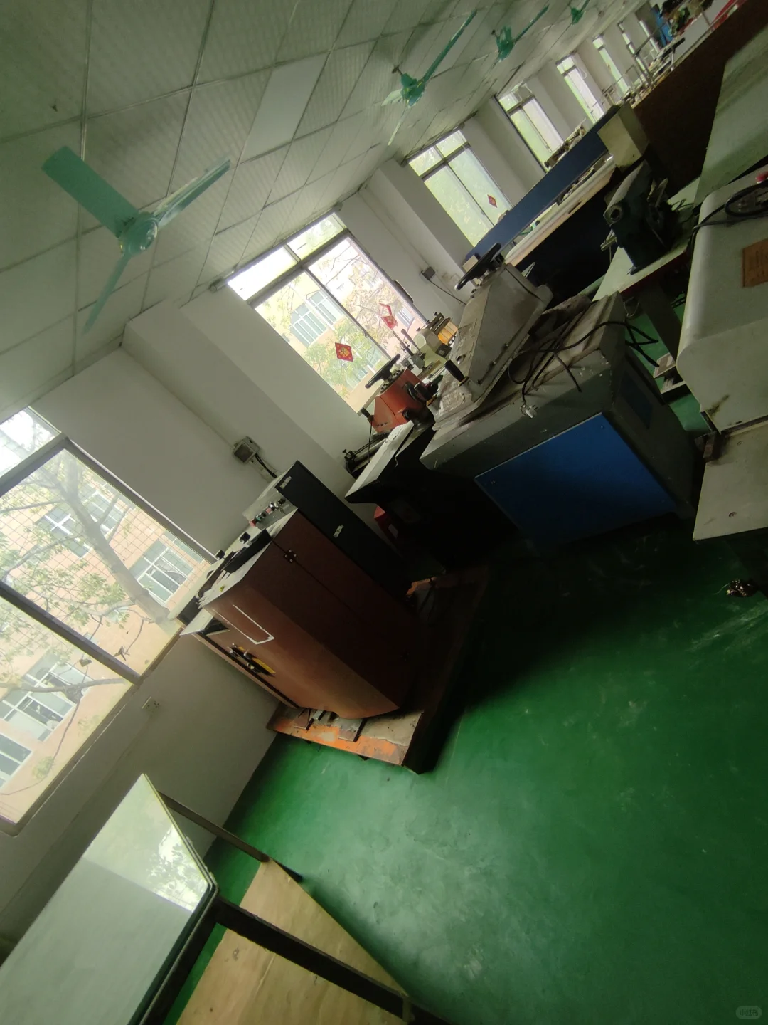 工厂破产，全部甩，甩卖。