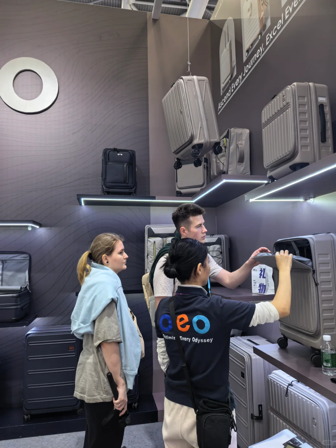 广交会结束啦 “广交世界，互利天下”