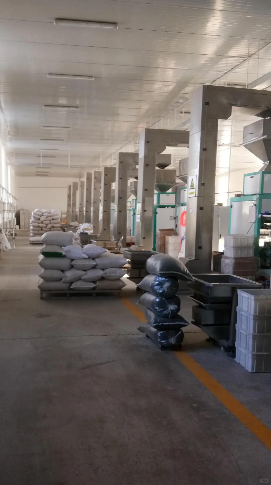 看看我们的米厂 尝尝我们的小米