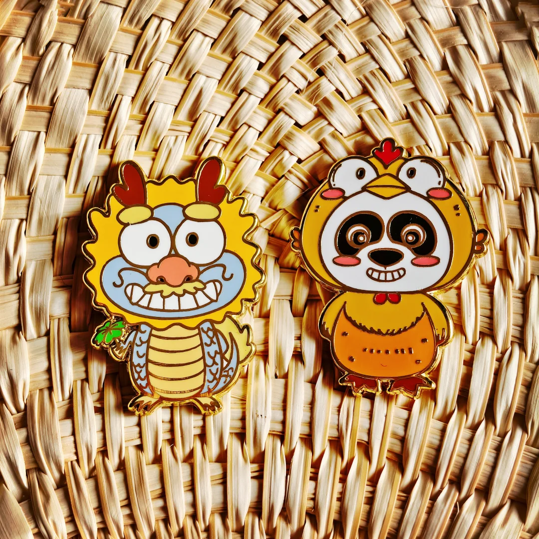 进博会“卧龙凤雏”徽章